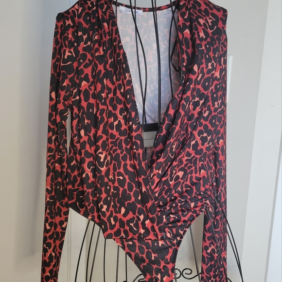 Red Leopard Print Bodysuit - Picture 3 of 4